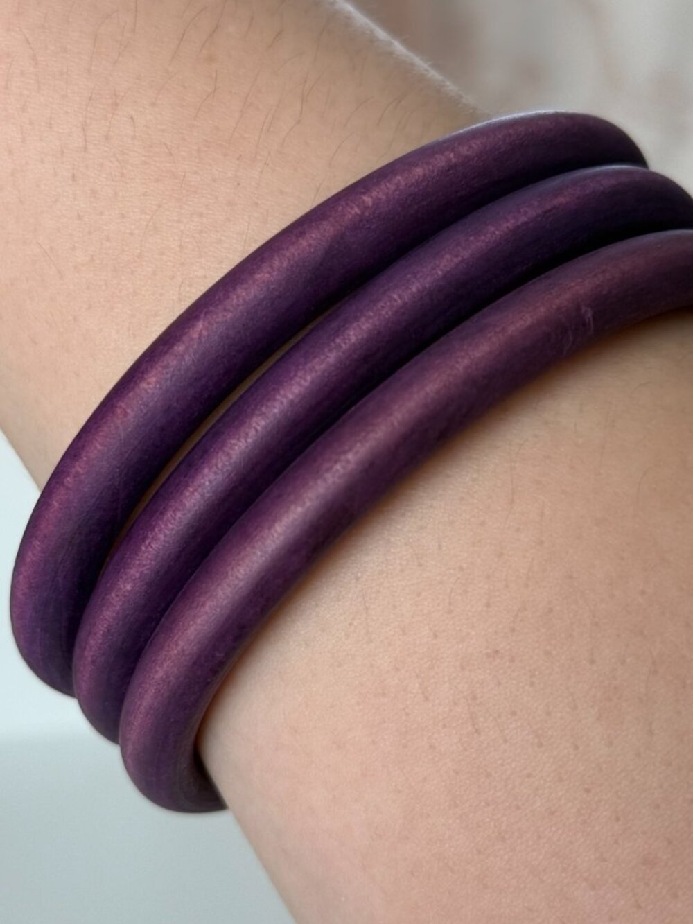 Set of 3 Purple Stained Wood Bangle Bracelets Boho Stacking Wooden Bangles - Picture 2 of 4